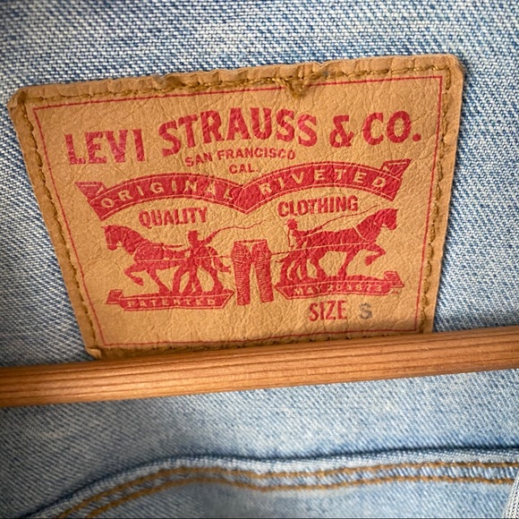 FINAL PRICE DROP Vintage Style Levi’s Trucker Jacket - Picture 3 of 8